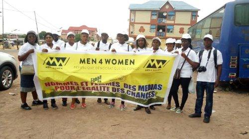 Ucofem : soutenues par des hommes, les femmes des médias ont organisé leur marathon à Kinshasa
