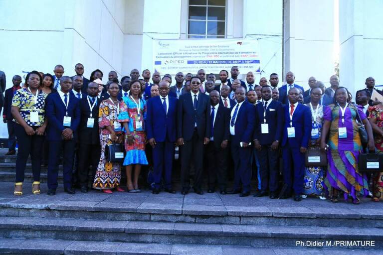 ENA : 50 participants suivent la formation en évaluation du développement