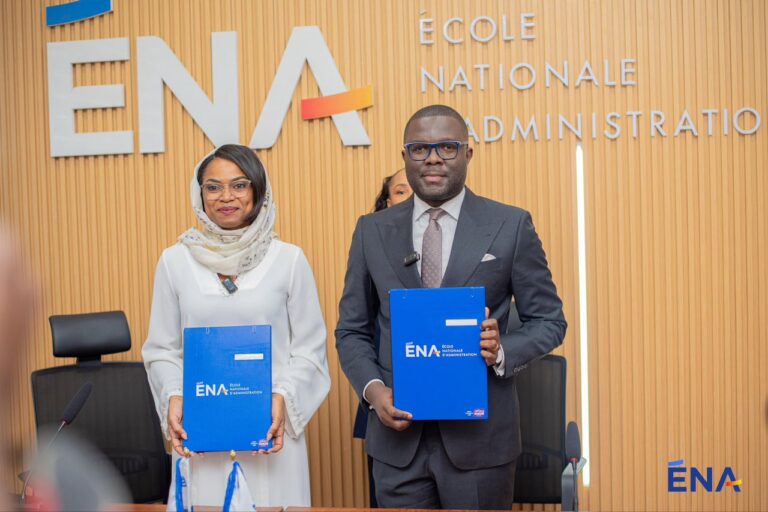 549ab6a8 2570 4eed b00b f65923d63e6f