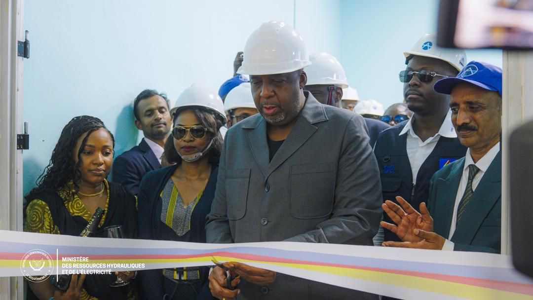 Kwilu : la centrale hydroélectrique de Kakobola inaugurée, l’ARE annonce l’encadrement des tarifs pour plus de 400 000 habitants